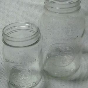 Vintage Golden Harvest Quart And Pint